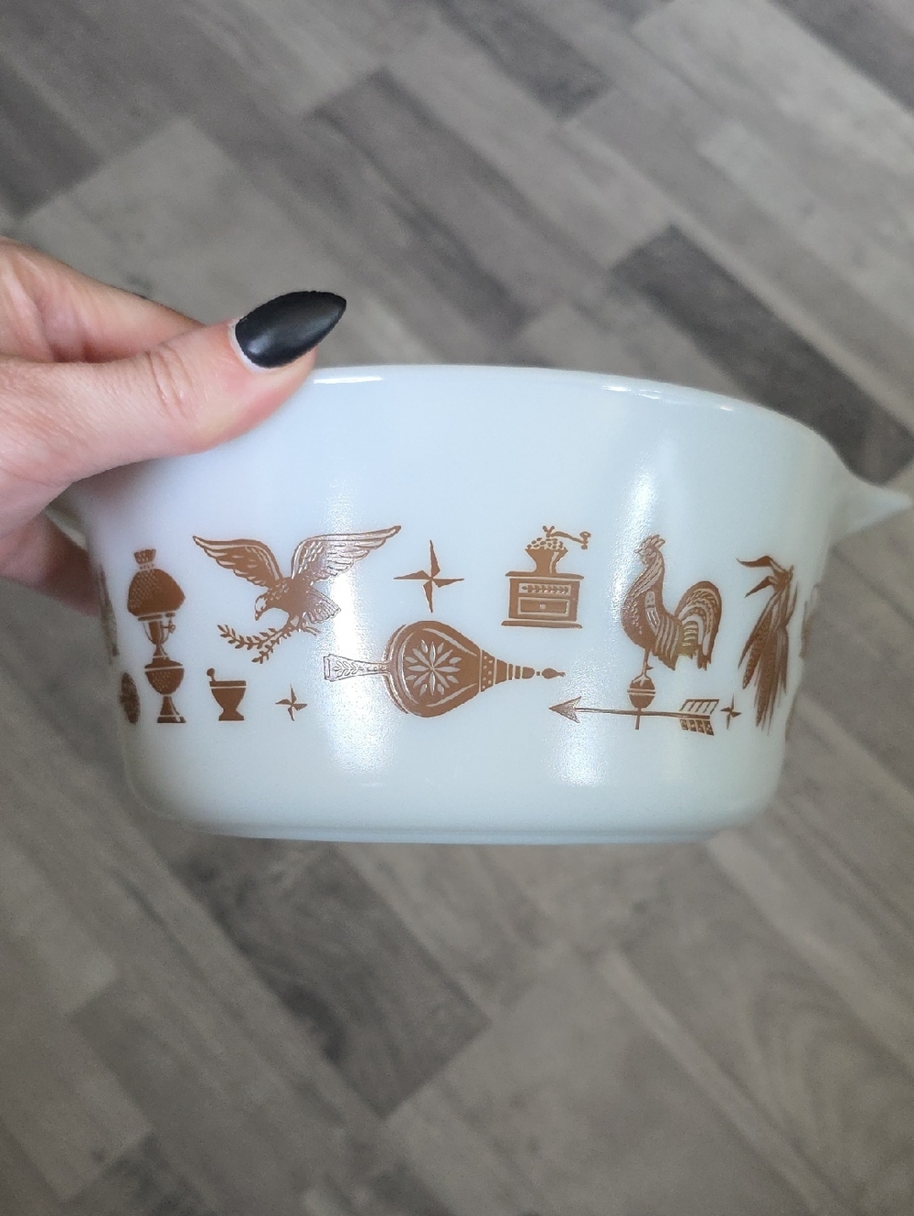Pyrex Kitchen • Vintage Early American Bowl, 1.5 Pint